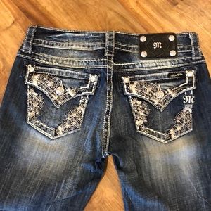 Miss Me Cuffed Capri - NWOT - size 27